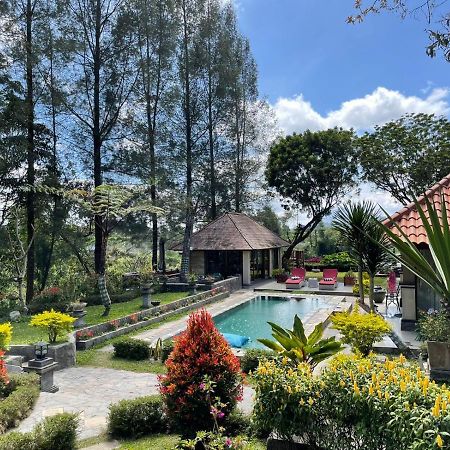 Balinese Villa In Берастаги Экстерьер фото