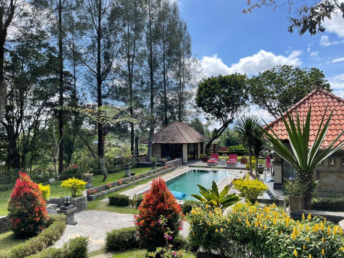 Balinese Villa In Берастаги Экстерьер фото