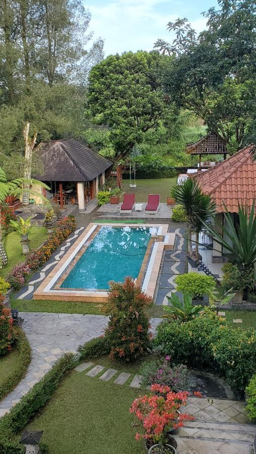 Balinese Villa In Берастаги Экстерьер фото