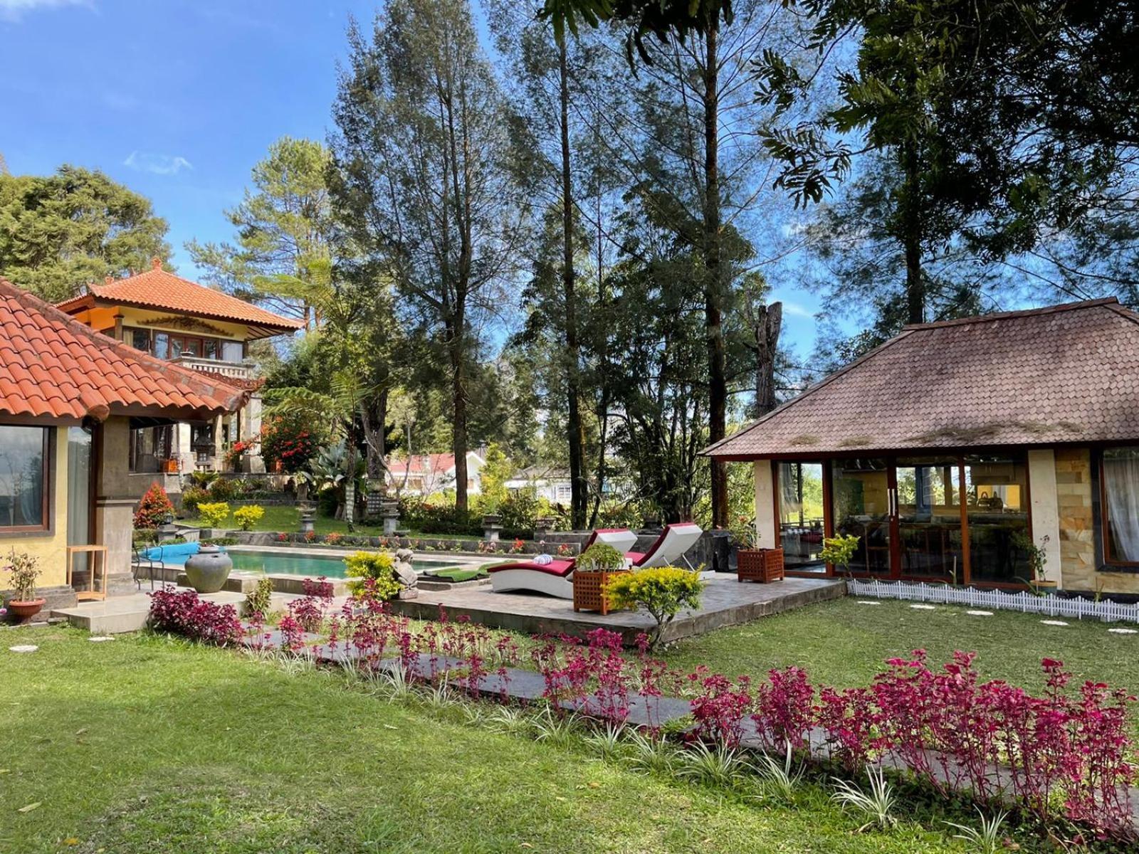 Balinese Villa In Берастаги Экстерьер фото